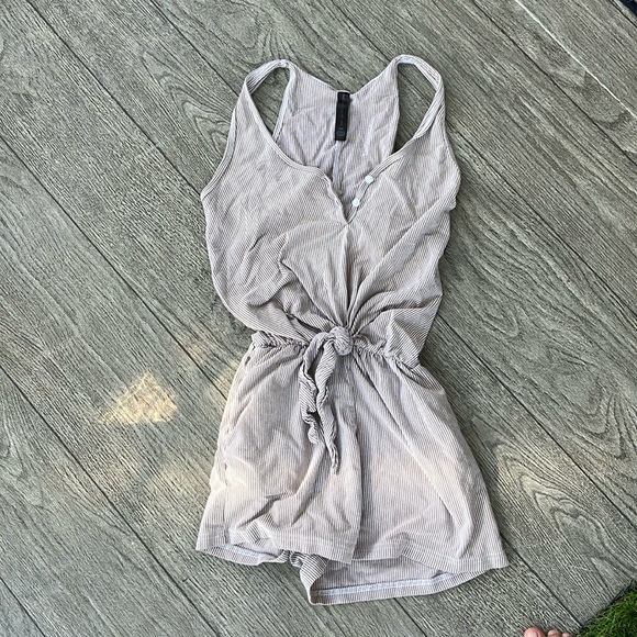 Smash Tess x Hillary Duff shorts romper xxs - Picture 1 of 3